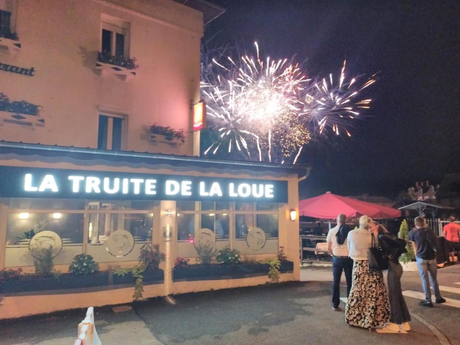Hotel La Truite De La Loue Quingey Esterno foto