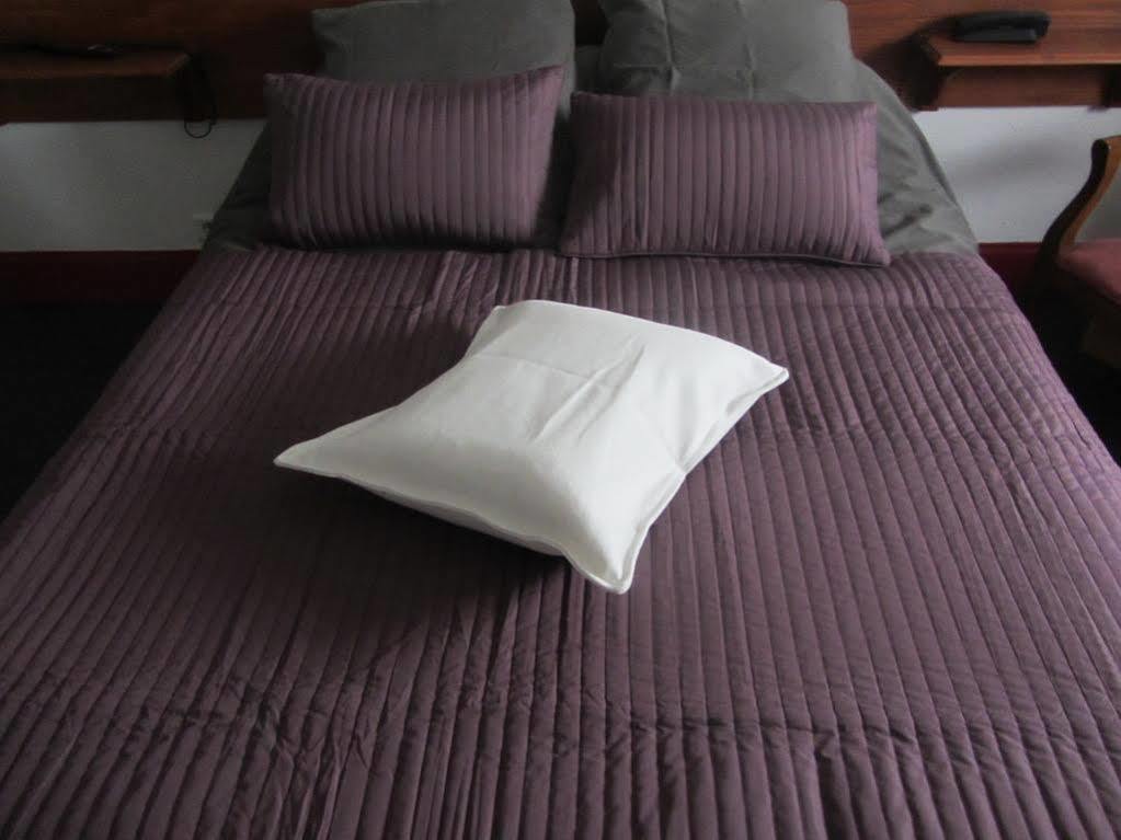 Hotel La Truite De La Loue Quingey Esterno foto